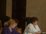Выступает Краснова Татьяна Григорьевна (слева), министр экономики Республики Хакасия